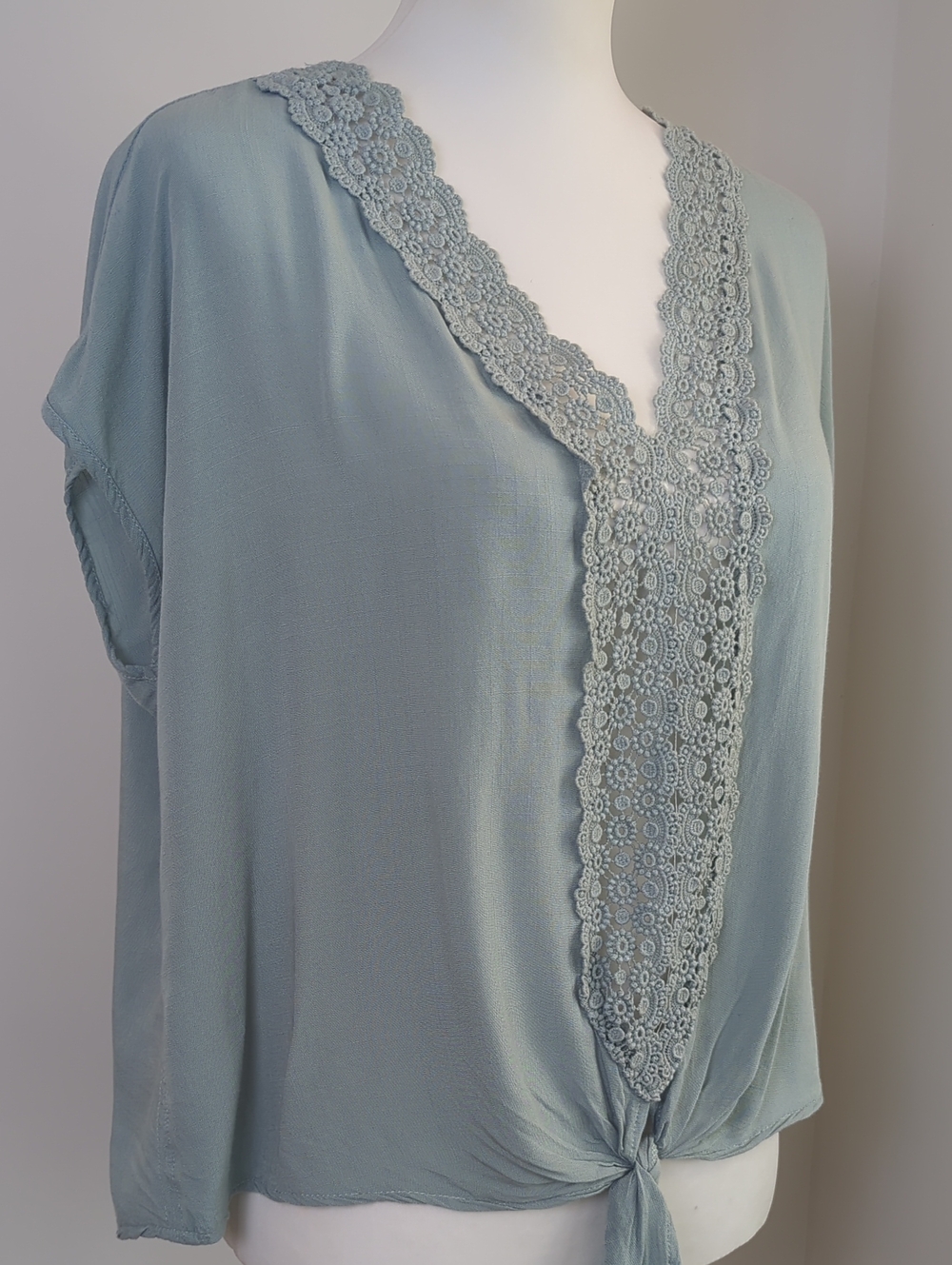 Allie Rose Boho Lace Trim Tie Front V-Neck Blouse Mint Sage Blue Green MEDIUM - Picture 6 of 16